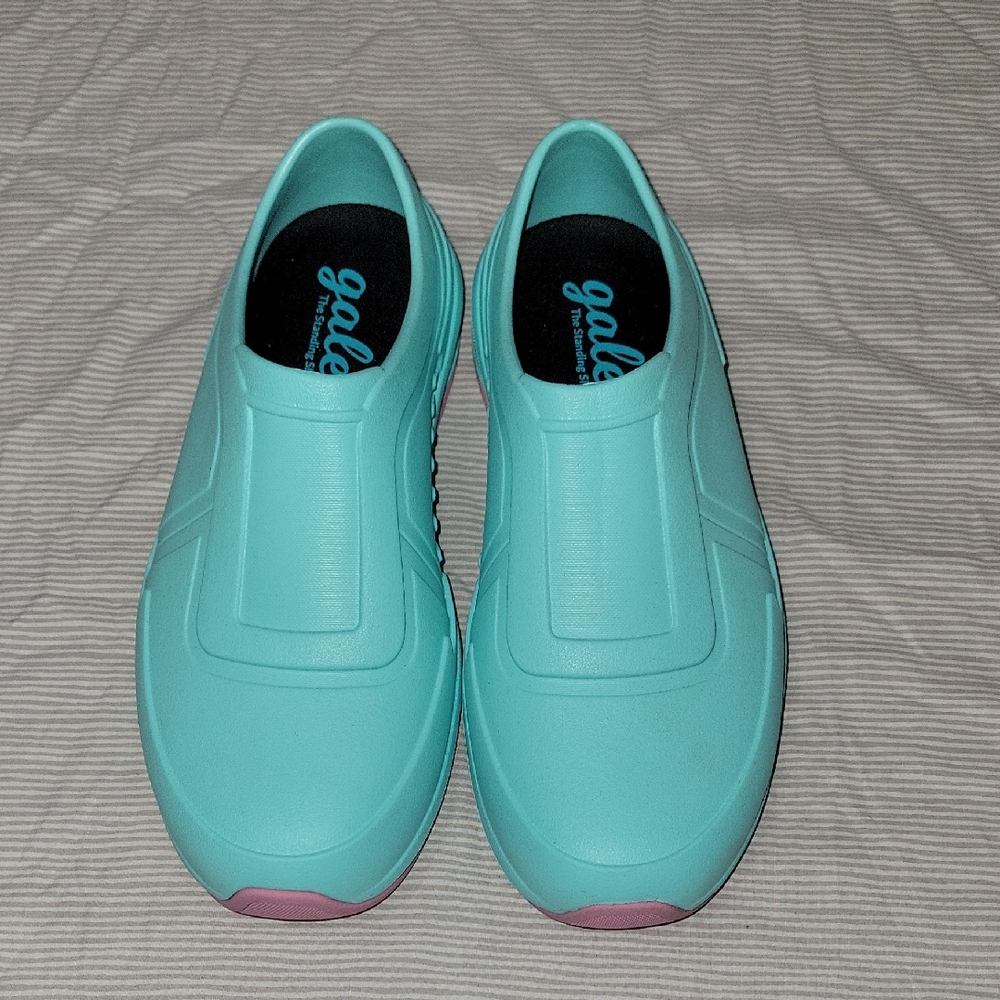Gales Pro Line Ultra Comfort Nursing Shoe. Nurse Blake Exclusive. Blue/pink